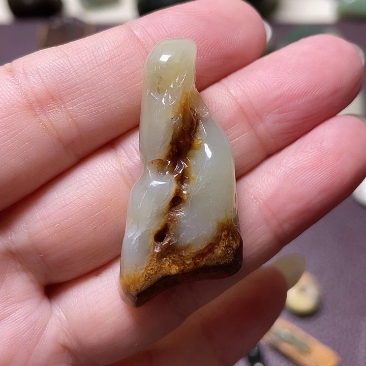 岫岩河磨玉（透闪石质玉）未镶嵌颈饰