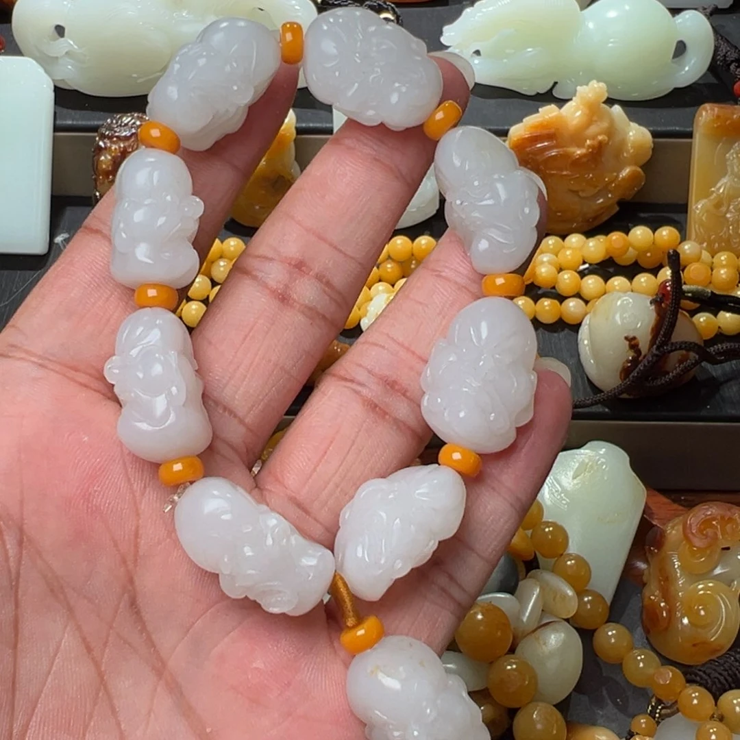 和田玉颈饰未镶嵌天**玉