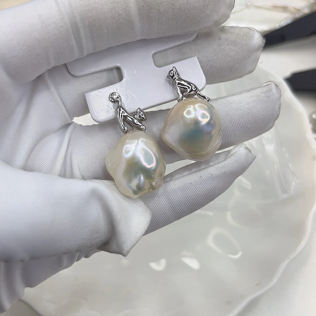 淡水珍珠合金耳饰