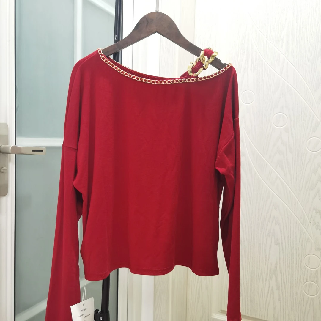 时尚漏肩宽松圆领T恤女士链条拼接酒红色