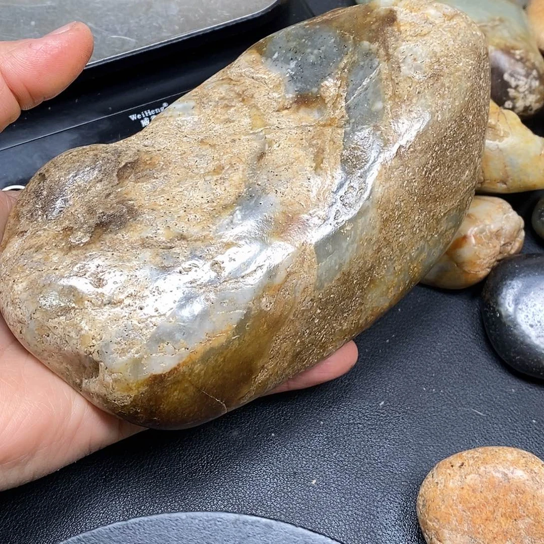 和田玉未镶嵌珠宝奇石