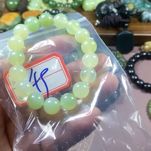 合金蛇纹石玉颈饰