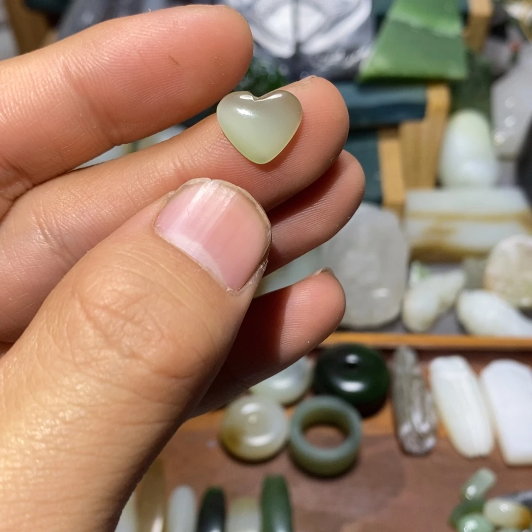 我***吧和田玉未镶嵌颈饰