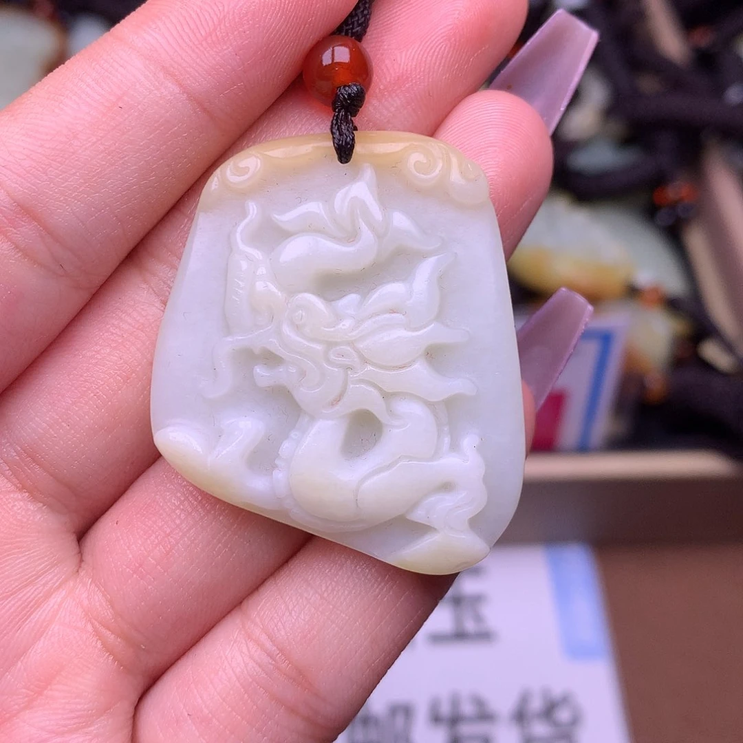 和田玉颈饰未镶嵌