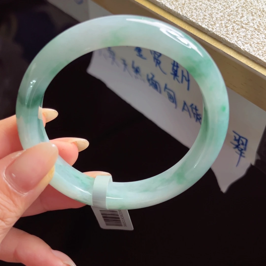 翡翠未镶嵌手镯手镯