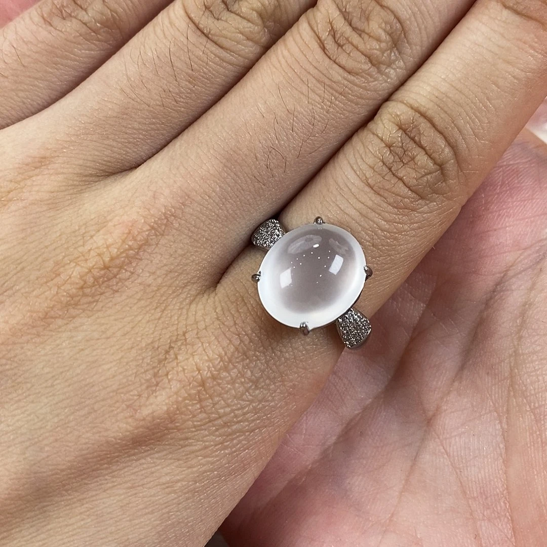 石英质玉合金颈饰