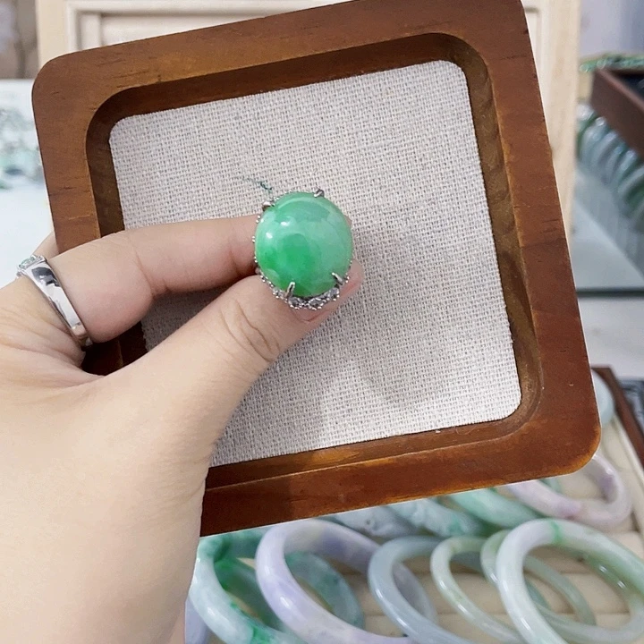 翡翠未镶嵌颈饰天然翡翠Ａ货