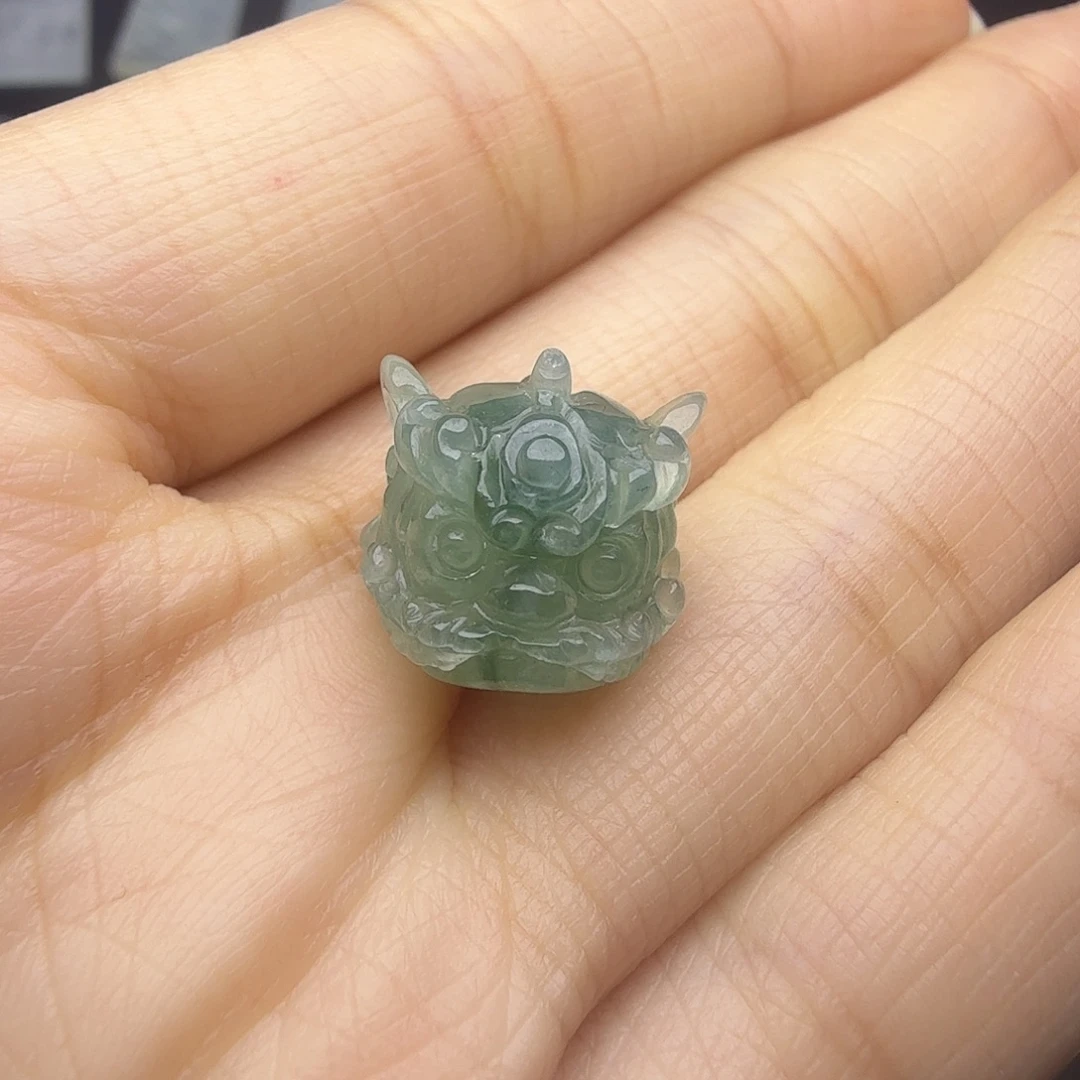 无***怒翡翠未镶嵌颈饰天然缅甸翡翠A货