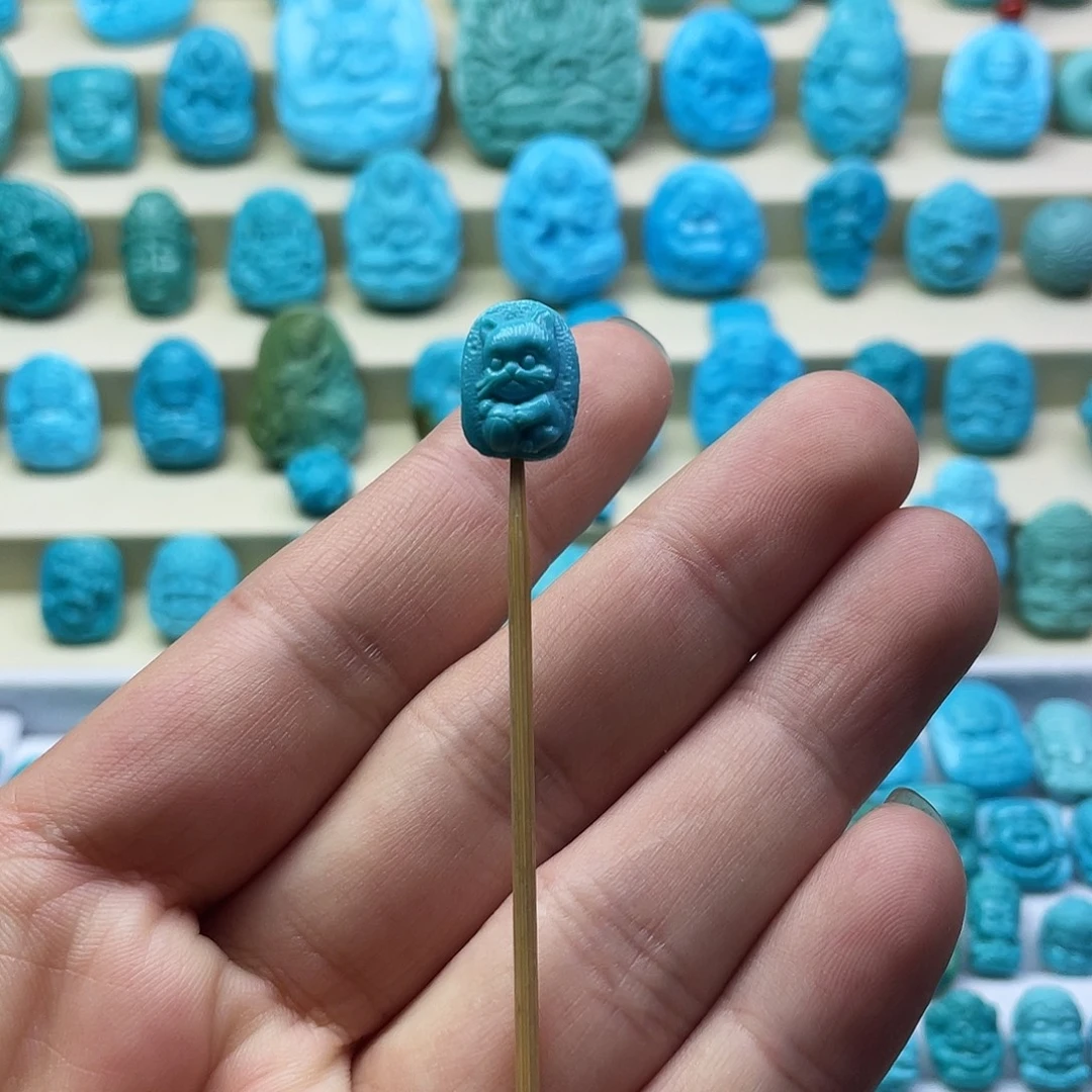 绿松石未镶嵌颈饰