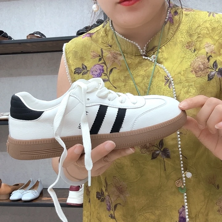 头层牛皮革皮毛一体的设计风格与