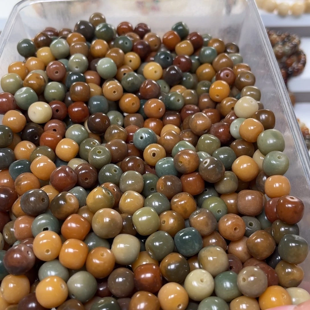 白玉菩提吊坠浓郁花皮36颗卡12
