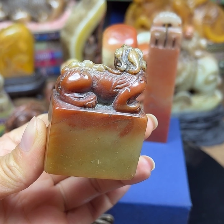 寿山石印石回流兽钮