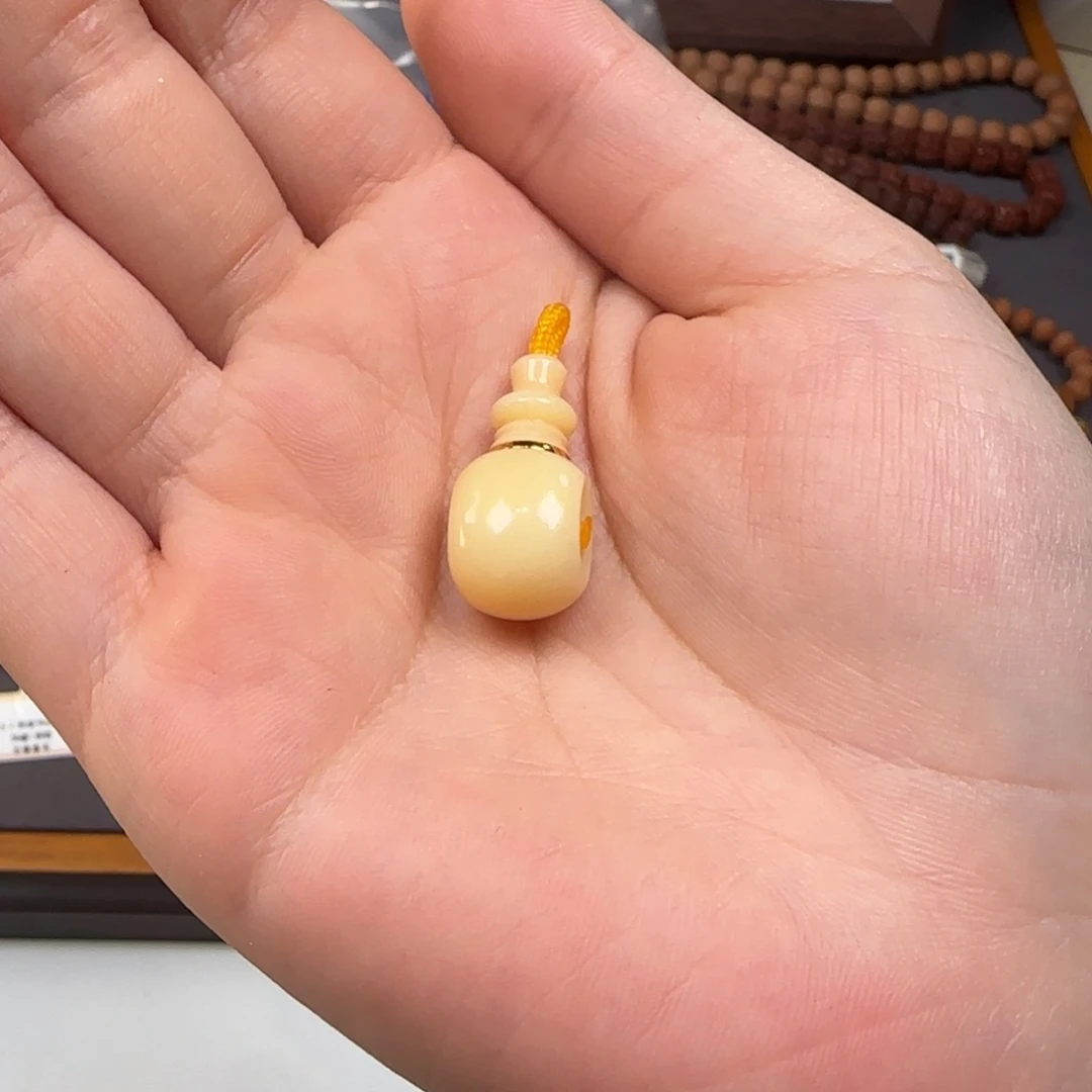 海***哥吊坠金刚菩提驼骨三通