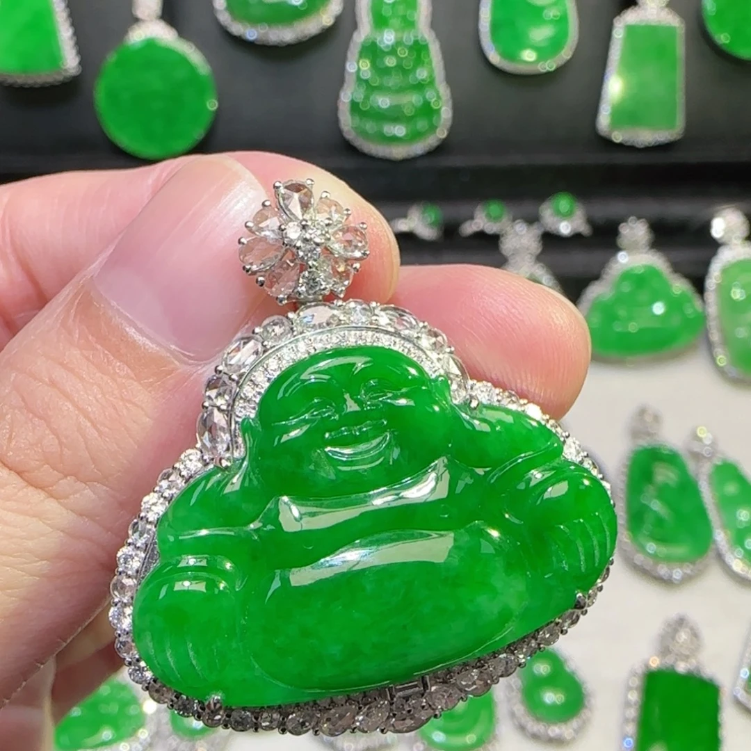 翡翠18K金镶嵌颈饰