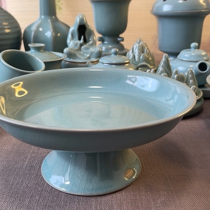 瓷片高足盘一一一一一瑕