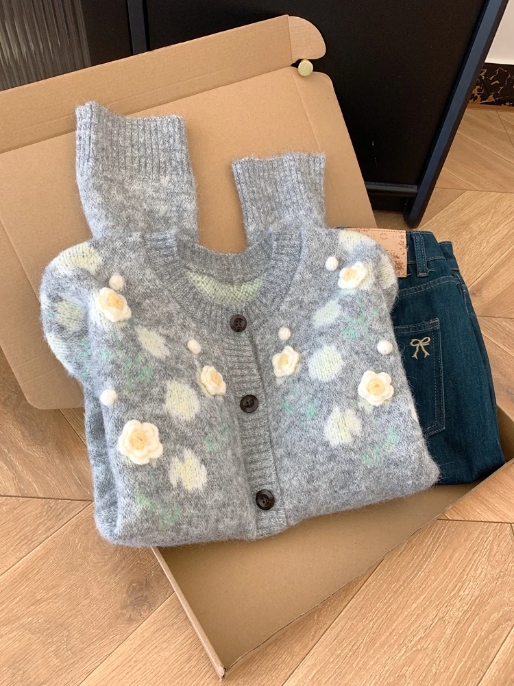 2025慵懒灰色圆领宽松针织开衫毛衣外套女士韩系氛围感早秋穿搭