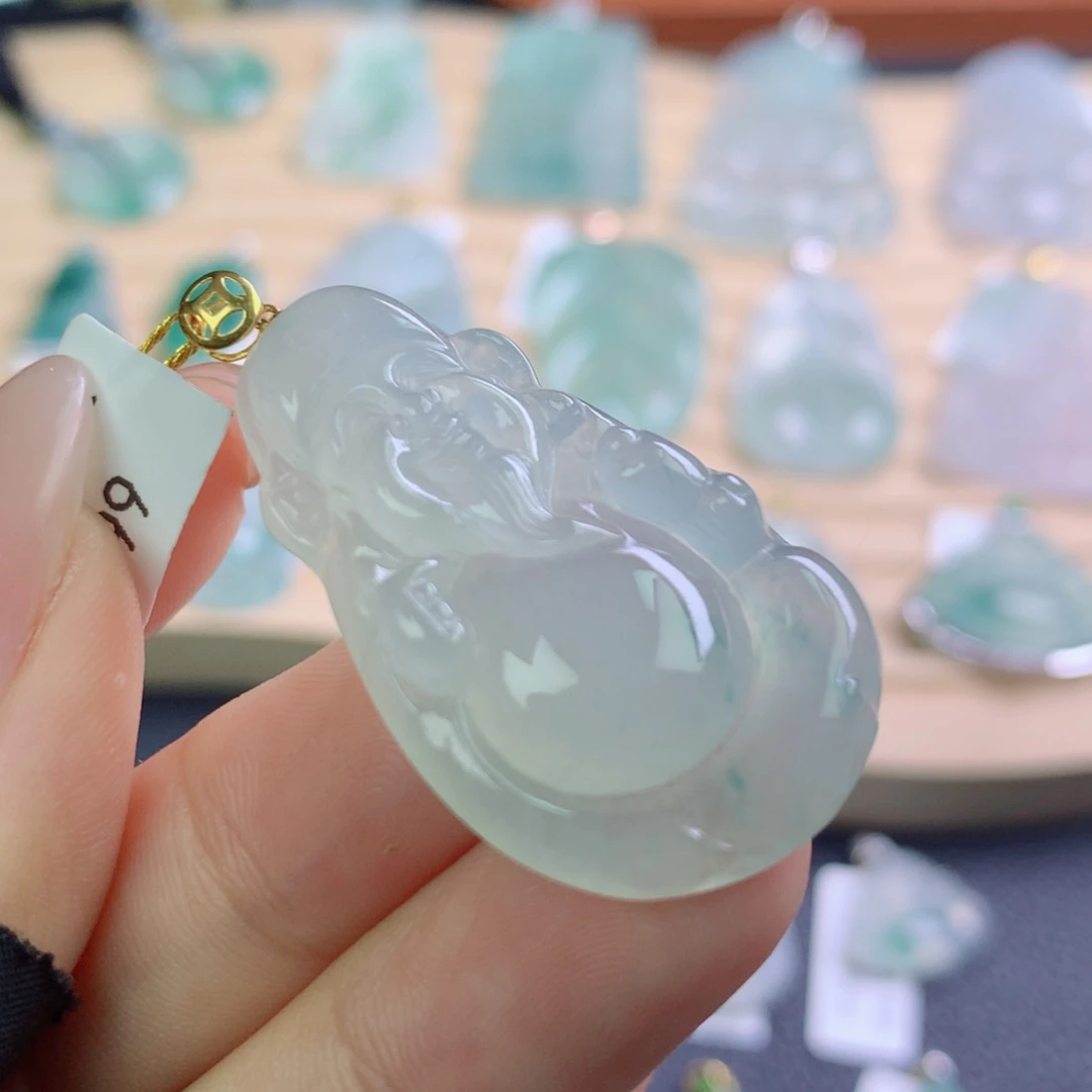 翡翠18K金镶嵌颈饰翡翠吊坠