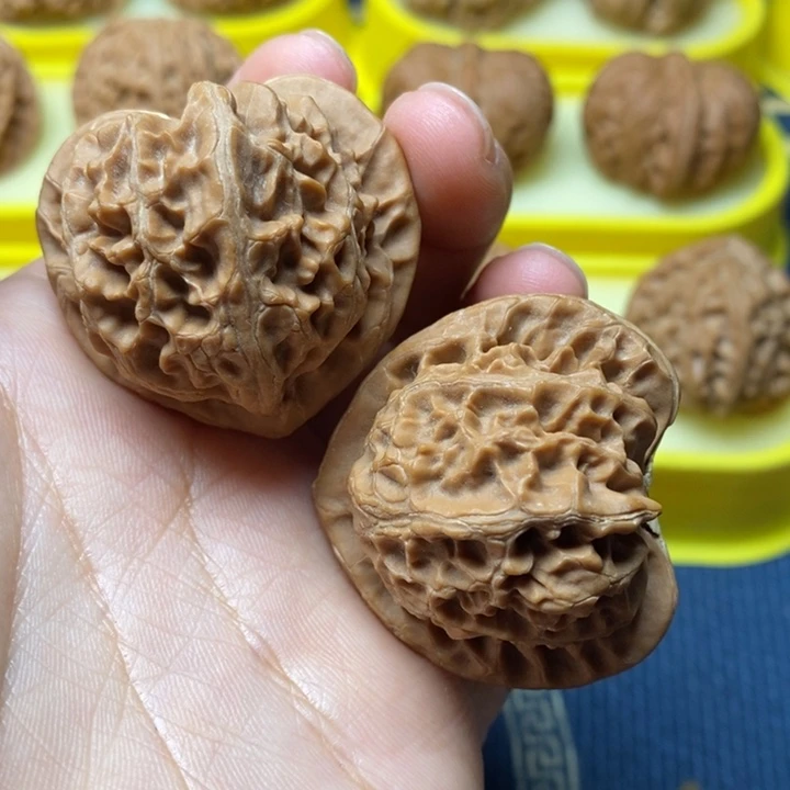 文玩核桃爱心宫灯40