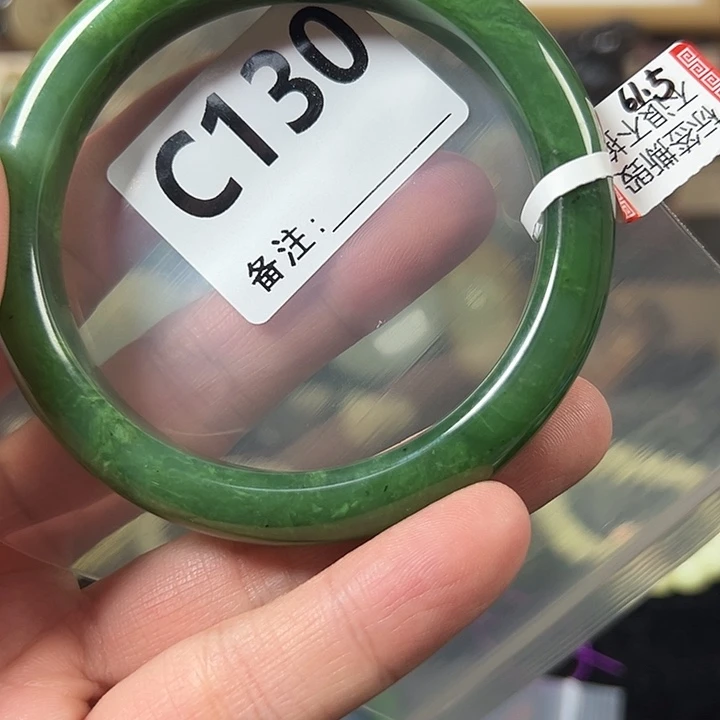 木***和田玉未镶嵌颈饰