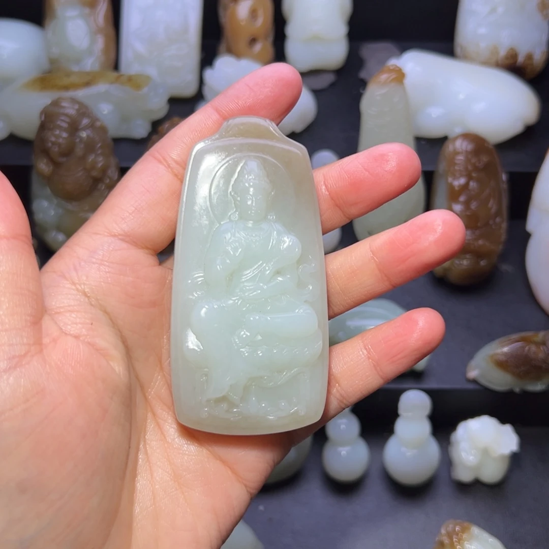 天***息和田玉（糖玉）未镶嵌颈饰