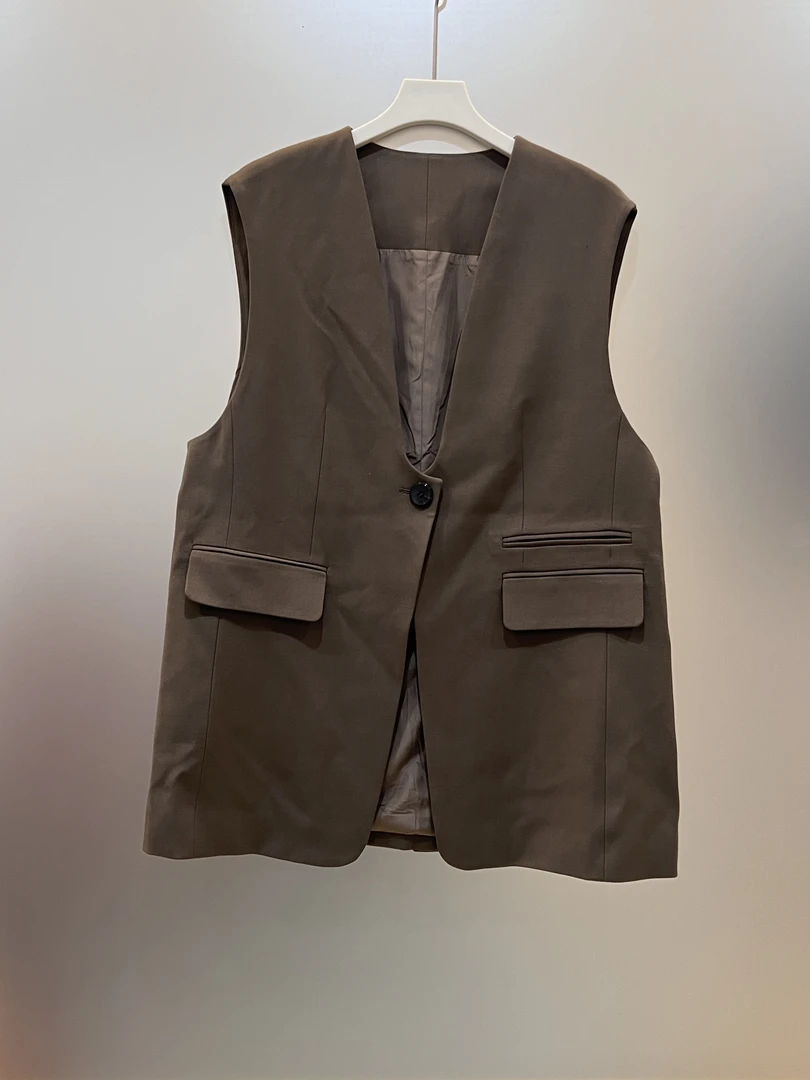 静姐【穿搭必备】简约通勤款百搭洋气减龄短款马甲251104