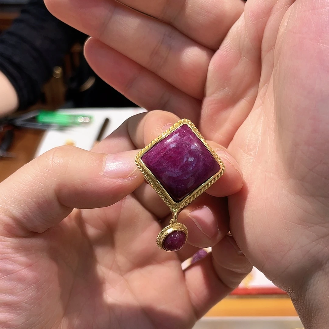 锦纶铁合金戒指红宝