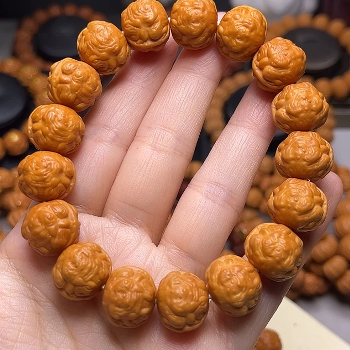 文玩核桃吊坠金蟾王