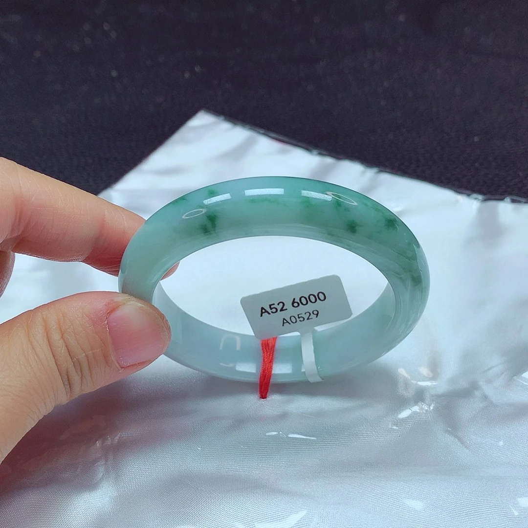 翡翠手镯未镶嵌手镯52