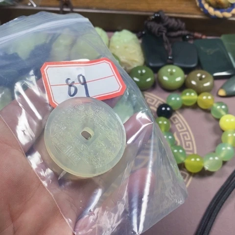 未镶嵌蛇纹石玉颈饰