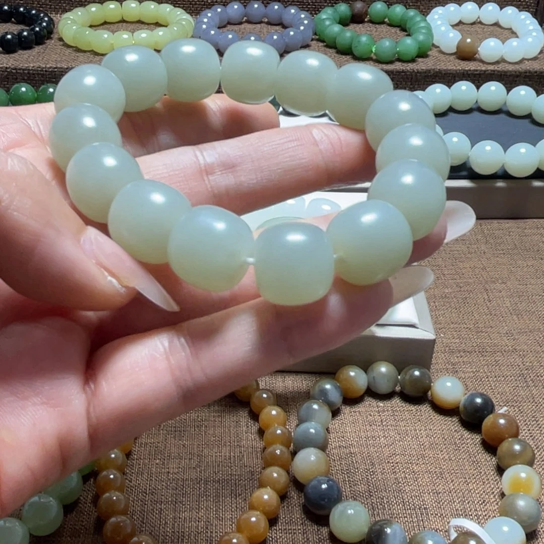 未镶嵌手链和田玉江**、