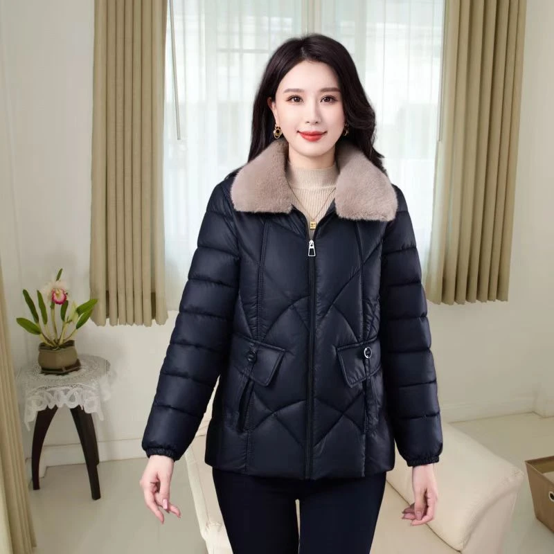 妈妈装冬季短款免洗棉服中老年女款时尚显瘦毛领PU加厚保暖外套