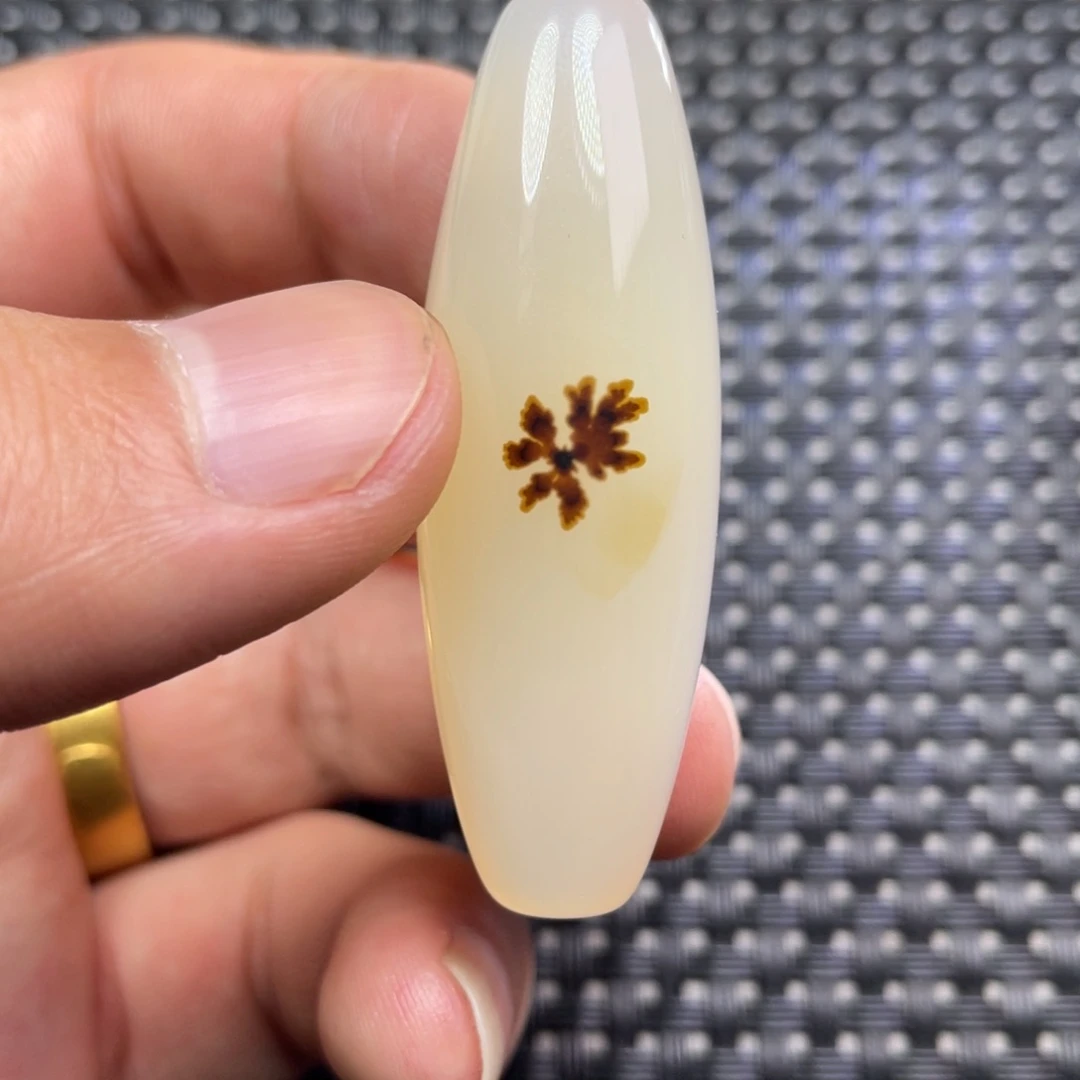 未镶嵌颈饰玛瑙/玉髓冬**呆