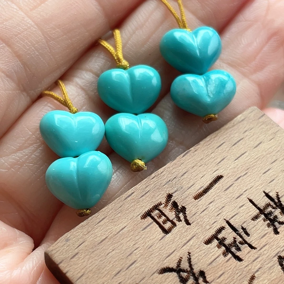 未镶嵌绿松石颈饰