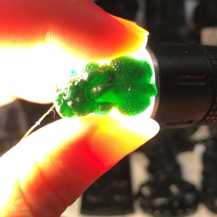 定制翡翠未镶嵌貔貅