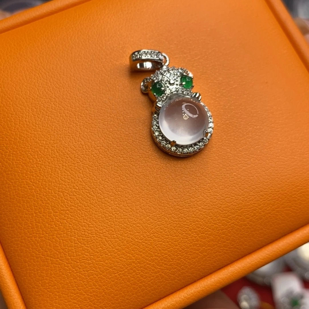 石英质玉合金吊坠赠链