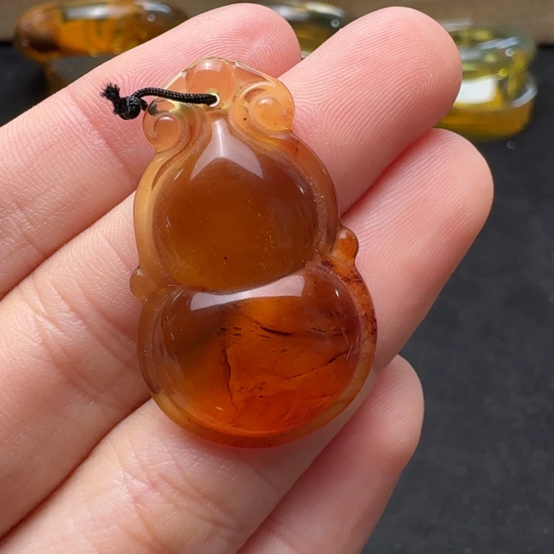 琥珀未镶嵌珠宝奇石