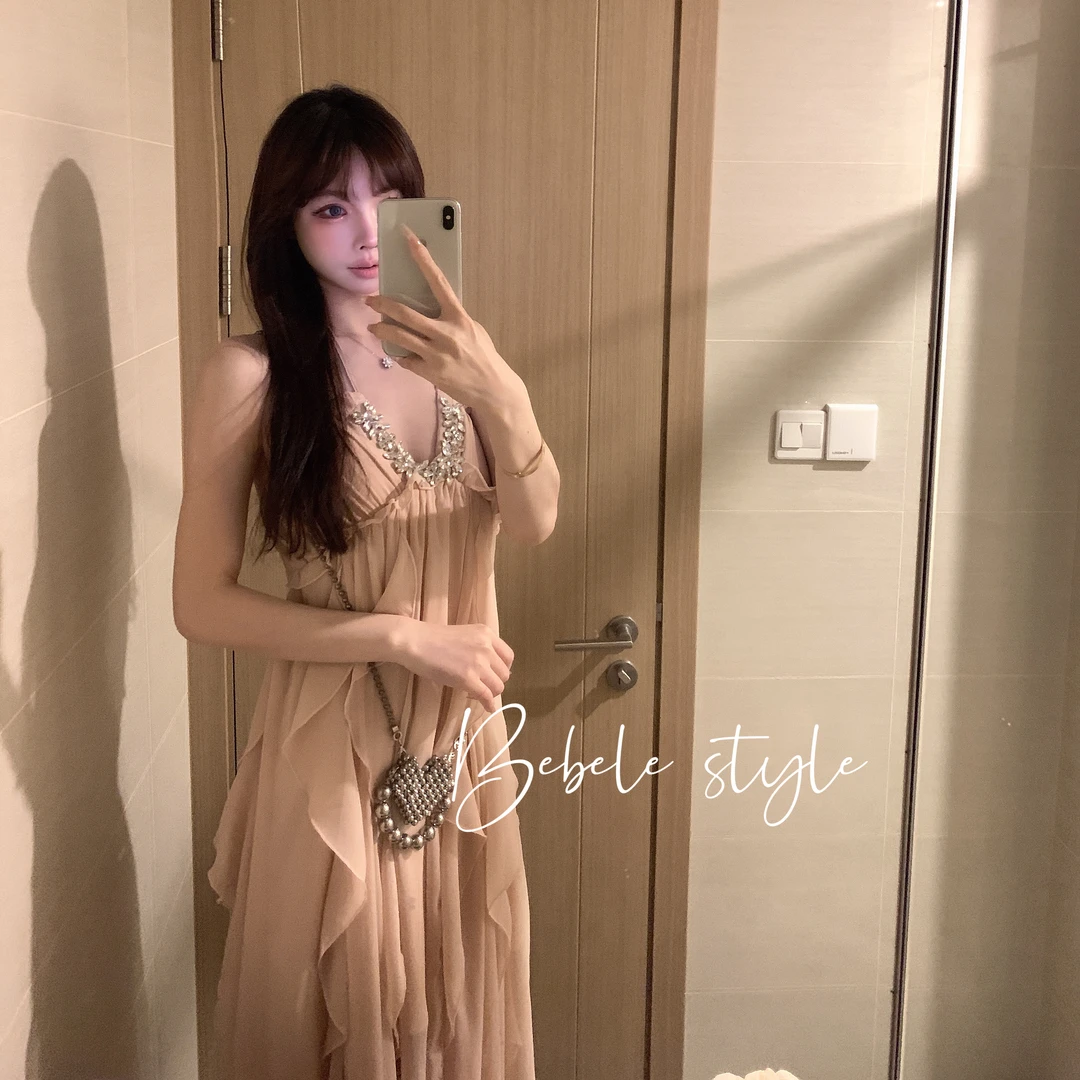 Bebele【丛林仙子】仙女度假裙法式氛围感高级挂脖深V露背连衣裙