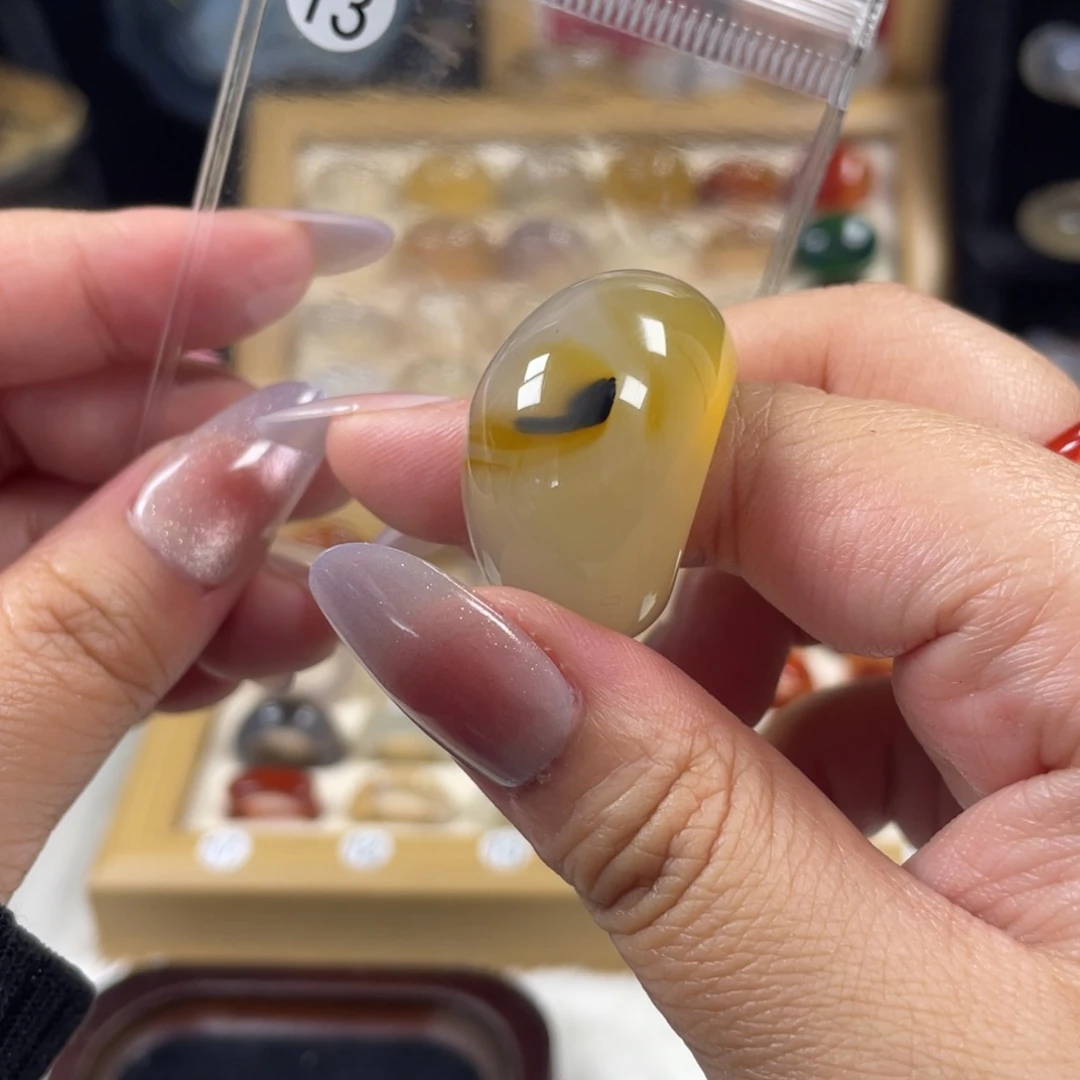 玛瑙/玉髓未镶嵌戒指13号港码18直径18.3（非质量问题.不退不换）