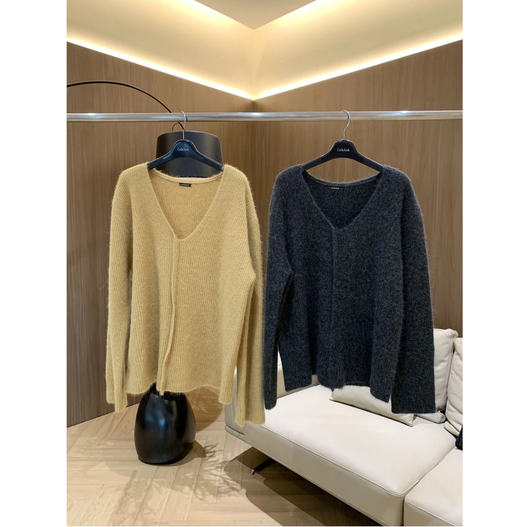 饭饭FANN COLLECTION 小众慵懒风软糯宽松V领毛衣FANNQ049