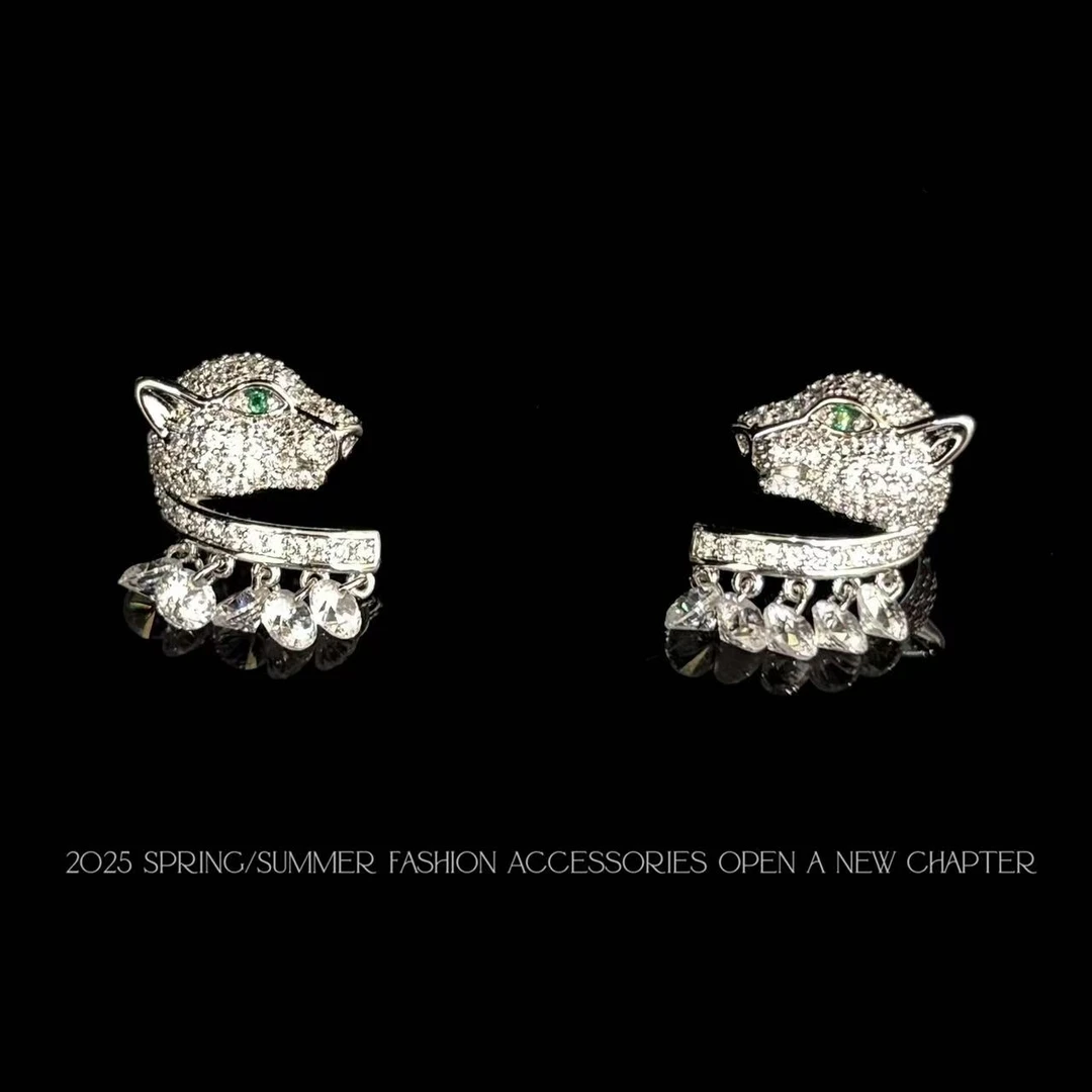 铜合金耳饰 镀K金 2025款C8895【闪耀豹子】BOBAOLI 耳钉