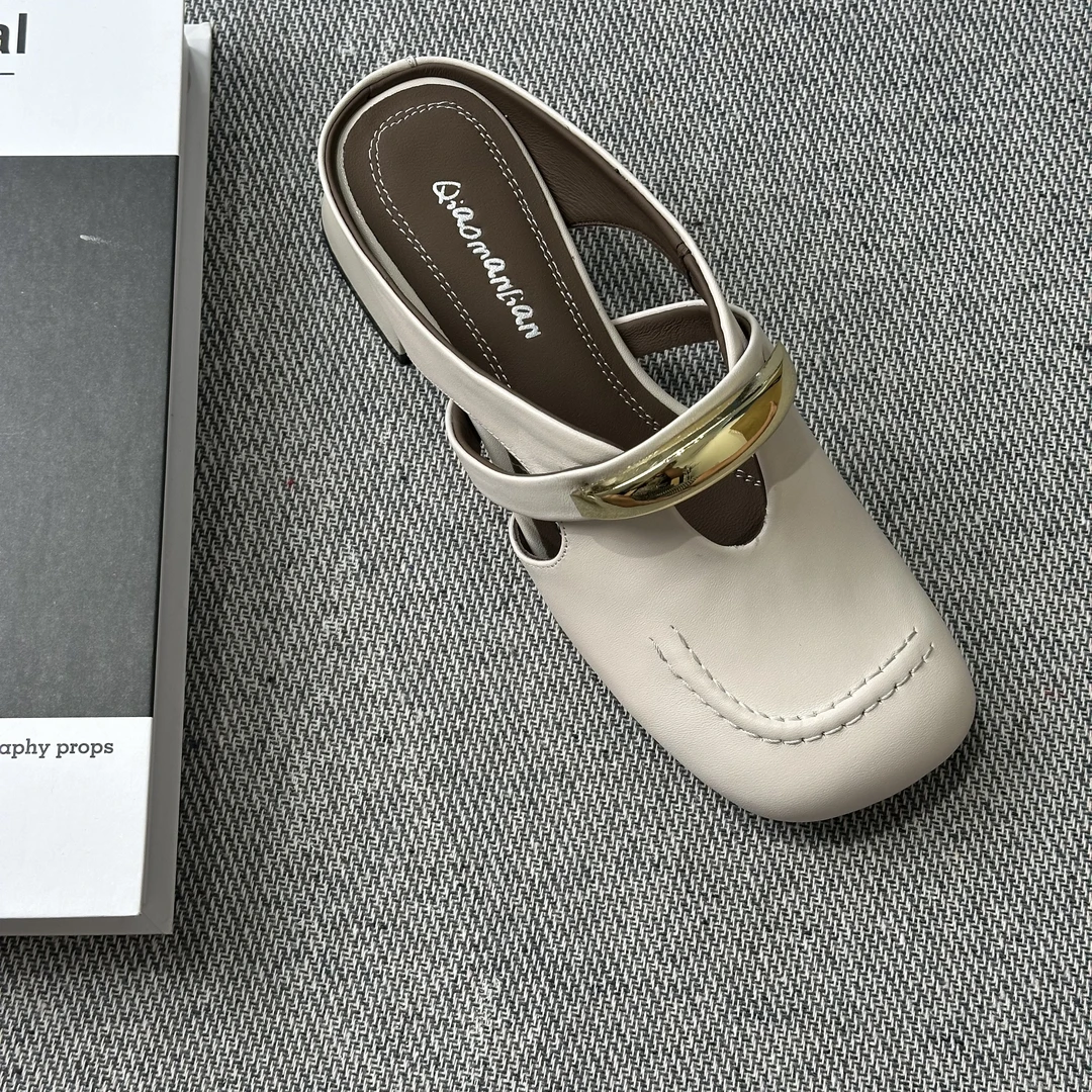 包头拖舒适中跟胶粘鞋平底极简风休闲金属装饰轻职风方头低跟软底