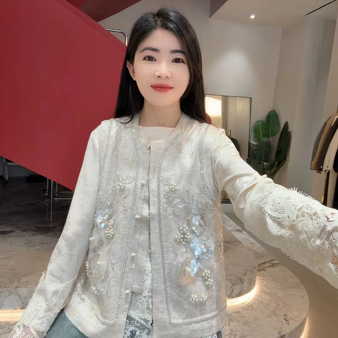 QC 252562 新中式钉珠提花重工马甲刺绣盘扣坎肩