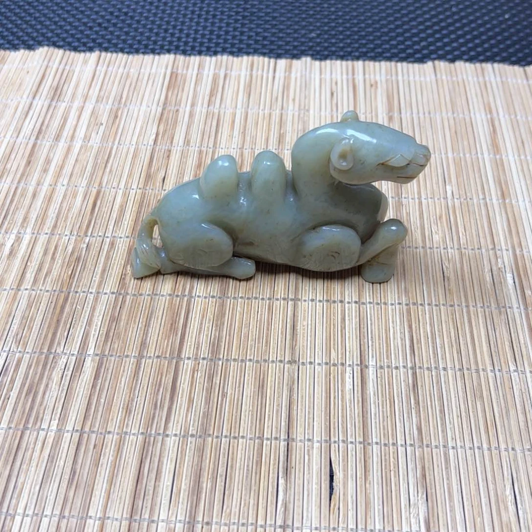 和田玉未镶嵌把件