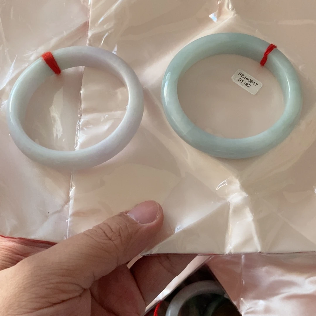 煋***呦翡翠未镶嵌颈饰俩