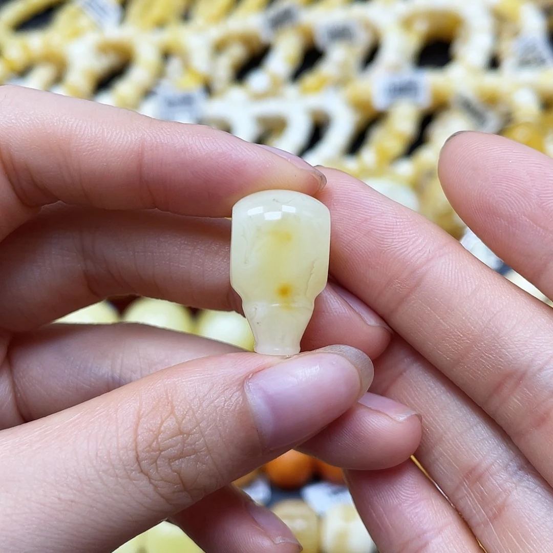 未镶嵌蜜蜡裸石沁色三通12.8✖️11.2✖️20.7mm