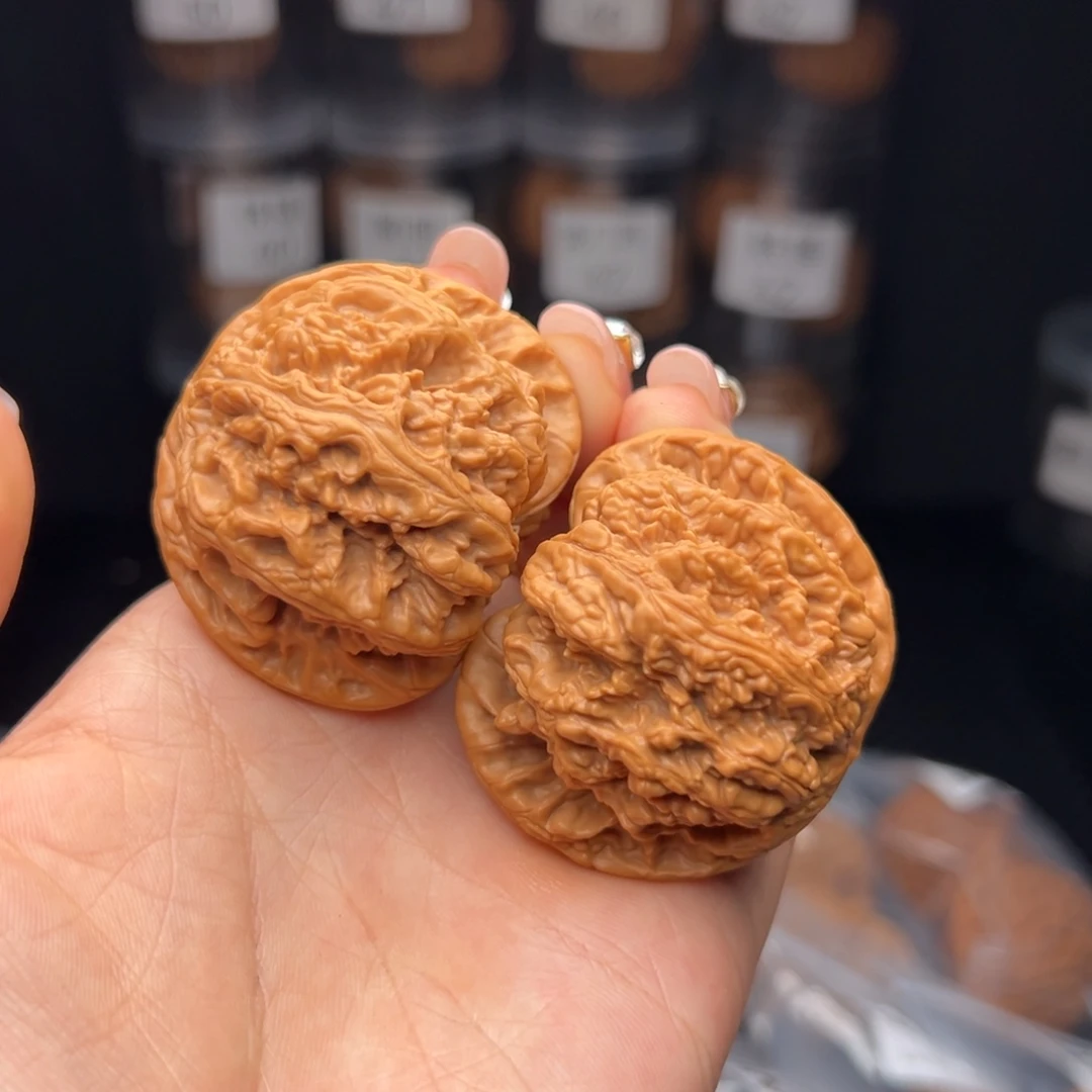 文玩核桃吊坠n****p大粗筋