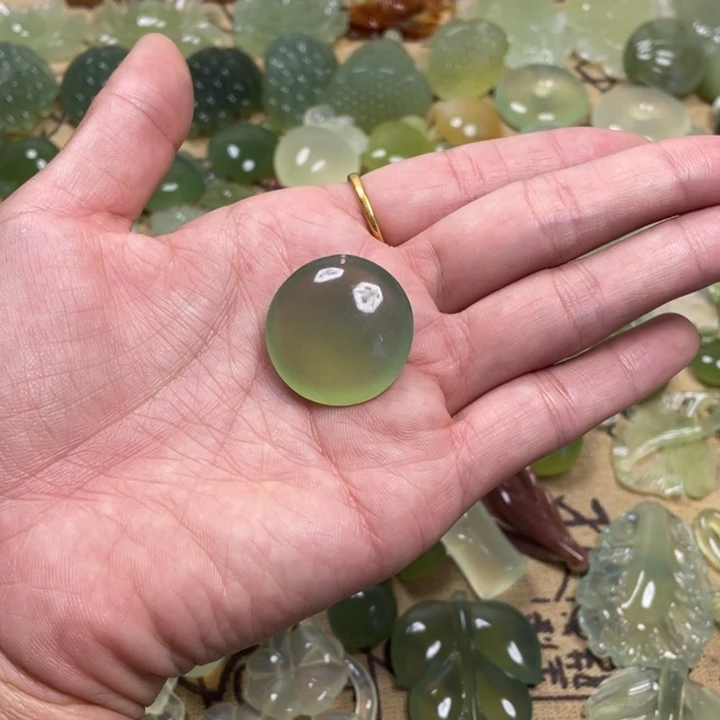 身***利蛇纹石玉合金颈饰
