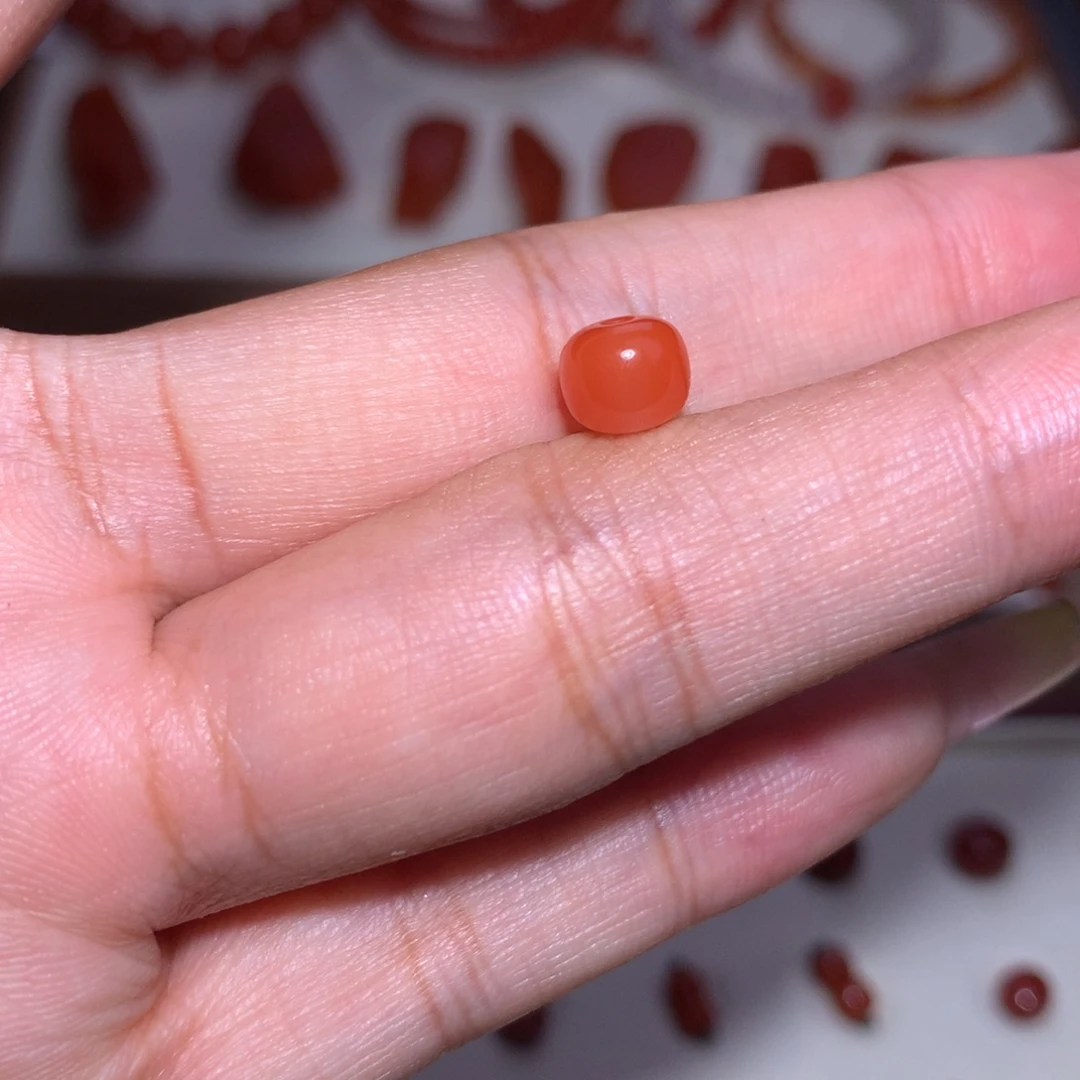 軍***未镶嵌柿子红老型南红玛瑙7×6