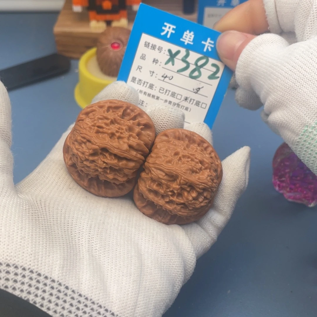 核桃文玩核桃白狮子