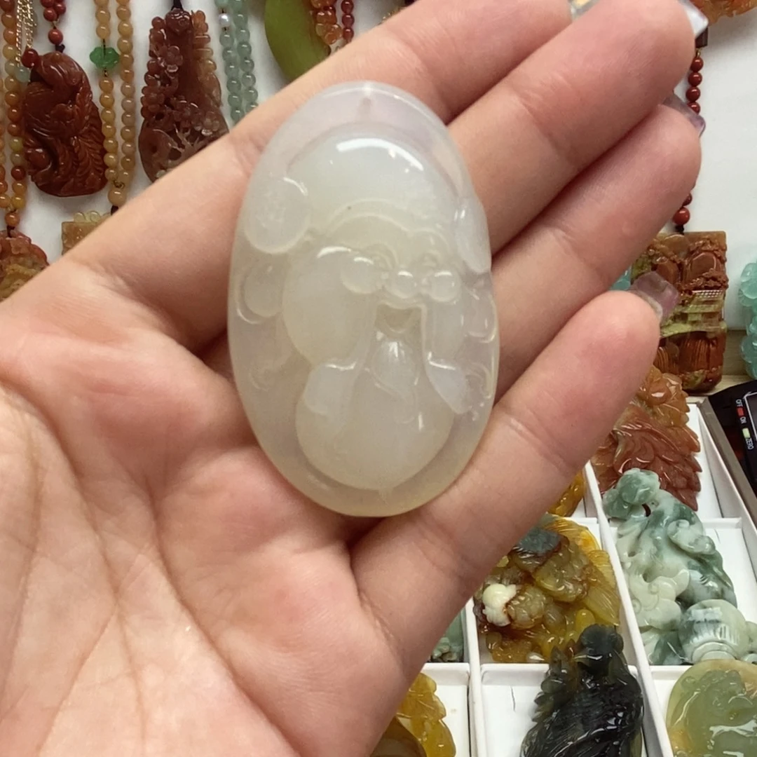 蛇纹石玉未镶嵌颈饰